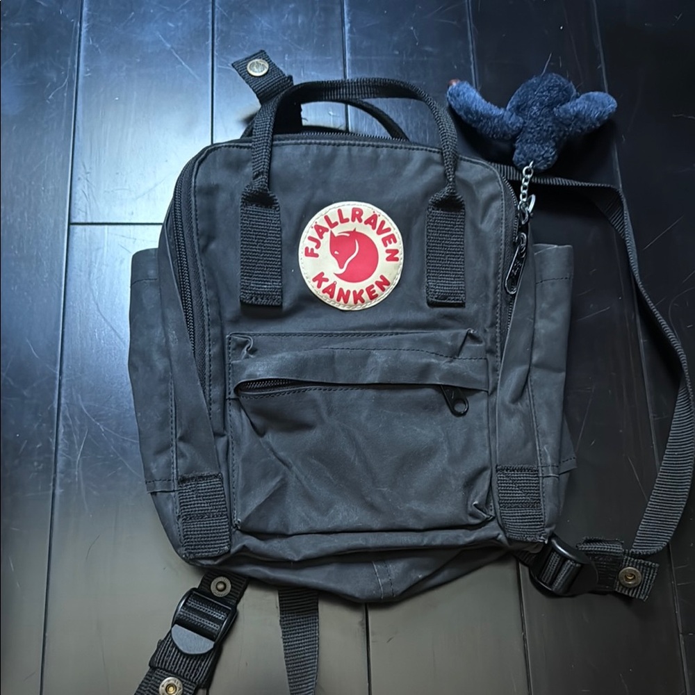 Fjallraven Black Backpack Iconic Design Durable